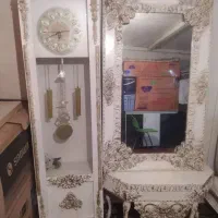 ساعت و آینه کنسول