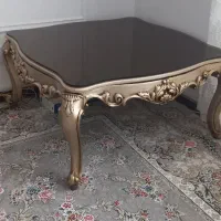 میز یزرگ وسط مبلمان  پذیرایی