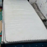 تخت نوجوان آهنی همراه تشک، تمیز و کم‌کارکرد