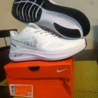 کتونی AIRZOOM NIKE42 نایک قابل استعلام|کیف، کفش، کمربند|تهران, وردآورد|دیوار