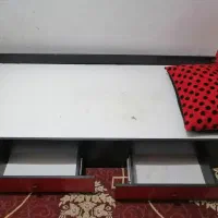 تخت نوجوانی