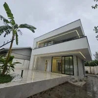 ویلای مدرن کنار رودخانه با ویوی ابدی