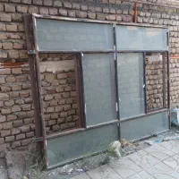 دو عدد پنجره آهنی همراه با شیشه نو