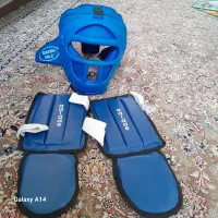 کلاه محافظ دار و ساق بند