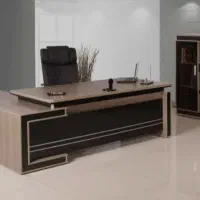 کارمند و مدیر