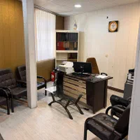 رهن و اجاره یک اتاق از یک دفتر کار صبح ها
