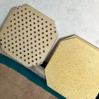 مجموعهای از وسایل کارگاه سفالگری|ابزارآلات|پاوه, |دیوار