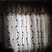 سلام پرده در حد نو طول ۲۷۰ و عرض ۵ متر