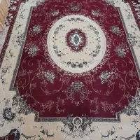 یک تخته فرش قرمز رنگ ماشینی ۲و نیم در ۳ و نیم متر