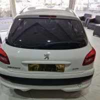 ۲۰۷ دنده ۴۰۲|خودرو سواری و وانت|اصفهان, فروردین|دیوار