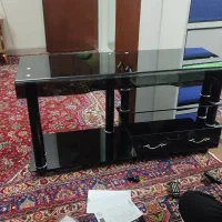 یک عدد میزتیوی شیشه ای