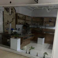 فروش-مغازه-در-بازار-سر-پوشیده
