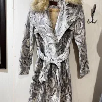 پالتو بلند در حد نو|لباس|شهریار, شهریار|دیوار