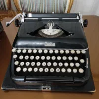 ماشین تحریر آلمانی AMRA