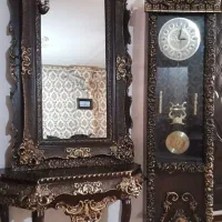 آیینه و کنسول و ساعت و میز تلفن