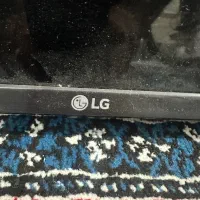 پنل شکسته تلویزیون