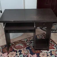 میز کامپیوتر و تحریر کاملا سالم