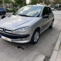 پژو۲۰۶تیپ مدل۱۳۸۲ کارشناسی داخل عکسها