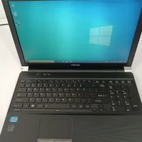 لپتاپ TOSHIBA با هارد ۵۰۰ گیگ