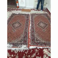 فرش دستباف پشم رنگ قرمز طول دو متر عرض یک متر