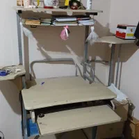 میز کامپیوتر کارکرده