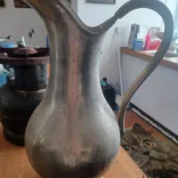 یک پارچ برنجی