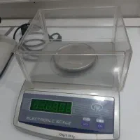 ترازوی AND دقت ۰/۰۰۱ گرم گستره ۸۵ گرم
