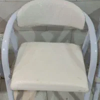 صندلی فلزی و چرم
