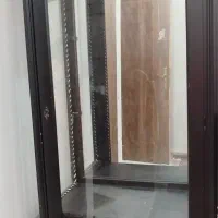 ویترین شیشه ای