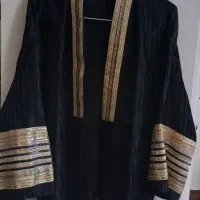 تعدادی مانتو  شال