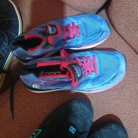 تعدادی کفش اسپورت درحدنواصلاپوشیده نشده'|کیف، کفش، کمربند|پردیس, فاز ۳|دیوار