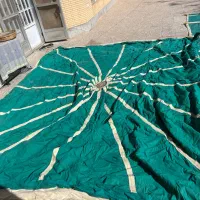 چادر خیمه ای بزرگ با تمام میله ها وسایلش