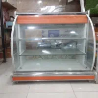 ویترین شیشه ای