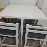 میز ناهارخوری ۴نفره کم جا مربعی شکل