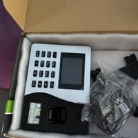 دستگاه حضور و غیاب