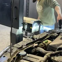 تنظیم نور خودرو با دستگاه دیجیتال