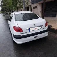 پژو 206v8