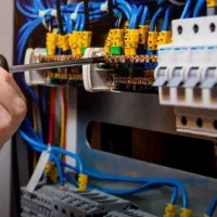 خرده سیم کشی برقکاری نصب اتصال کلید پریز فیوز لامپ
