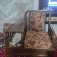 یک عدد میز تلفن به فروش می‌رسد|میز تلفن|زاهدان, |دیوار