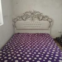 تخت خواب وتشک