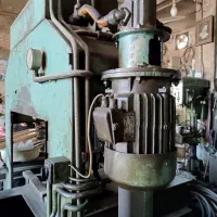 دستگاه پرس با توان ۲۰۰ تن فشار|ماشین‌آلات صنعتی|قم, باسکول|دیوار