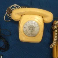 تلفن قدیمی و قاب نوکیا