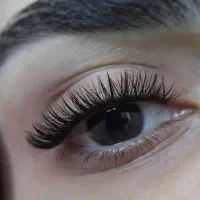 تخفیف ویژه کاشت مژه و آموزش تخصصی