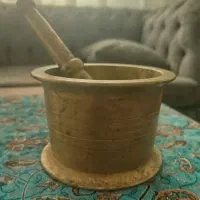 هاون بزرگ برنجی خیلی قدیمی|صنایع دستی و سایر لوازم تزئینی|سنندج, |دیوار