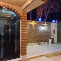 اقامتگاه بومگردی فاروق|اجارهٔ کوتاهمدت ویلا و باغ|شیراز, باغ تخت|دیوار