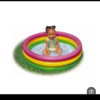 استخر توپ و اسکوتر و تاب تاب