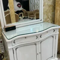 کنسول و ایینه در حد نو