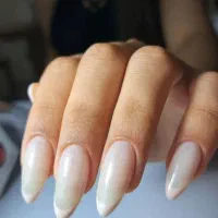 خدمات کاشت ناخن و ترمیم ۱۵۰