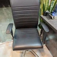 لوازم اداری صندلی میز مدیریت میز کارمندی کتابخانه