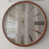ساعت دیواری چوبی جنس عالی